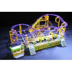  - Caterpillar, Reproduction motorisée de l'attraction foraine "Caterpillar" en Lego. Transportable sur 4 remorques.
