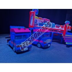  - TakeOff, Reproduction motorisée de l'attraction foraine "TakeOff" en Lego
Transportable sur 4 remorques.
