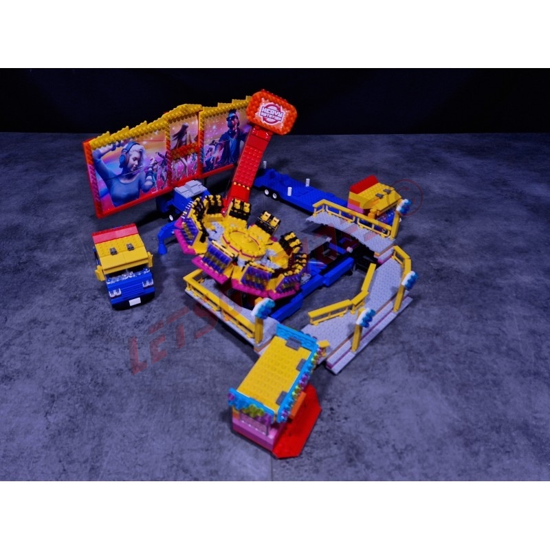 Heavy Rotation - LEGO® bricks fairground attraction