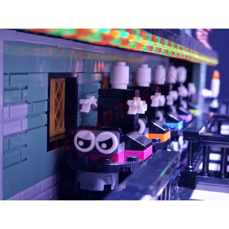 Model Ghost Train Ghost Train - LEGO® bricks fairground attraction Product type Complete Kit