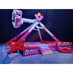 LetsGoRides - StreetFighter, 
Motorized reproduction of the fairground attraction 'StreetFighter' made with Lego.
Foldable on 1 