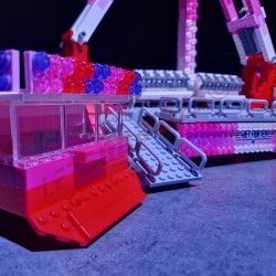 Jet Fighter - Atracción de feria con ladrillos LEGO®