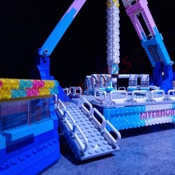 Inversion - Jahrmarktsattraktion aus LEGO® Steinen