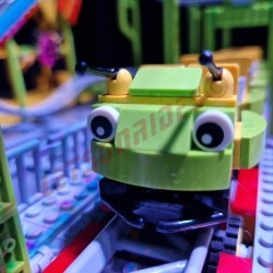 Caterpillar - Attraction Foraine en briques LEGO®