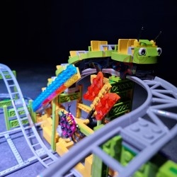 Caterpillar - Attraction Foraine en briques LEGO®