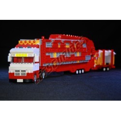 LetsGoRides - SuperStar, Reproduction motorisée de l'attraction foraine "SuperStar" en Lego.
Transportable sur deux remorques.
