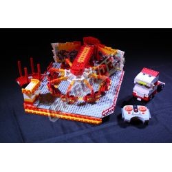  - SuperStar, Reproduction motorisée de l'attraction foraine "SuperStar" en Lego.
Transportable sur deux remorques.

