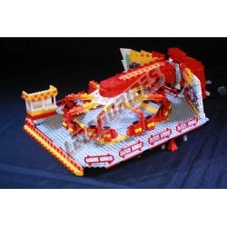 LetsGoRides - SuperStar, Reproduction motorisée de l'attraction foraine "SuperStar" en Lego.
Transportable sur deux remorques. -